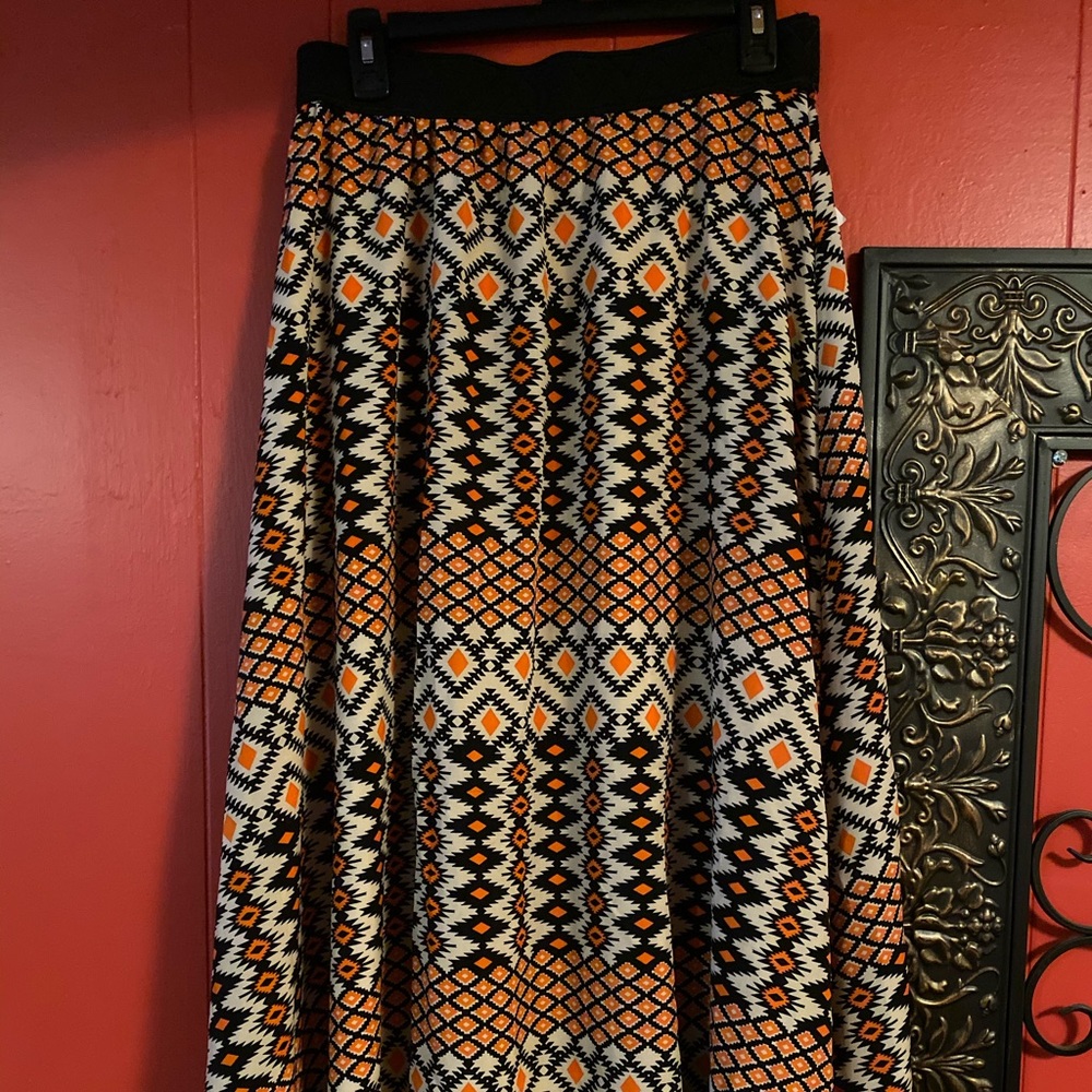 LulaRoe Lucy skirt